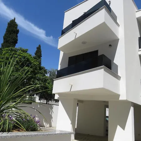 Maboka Apartment *